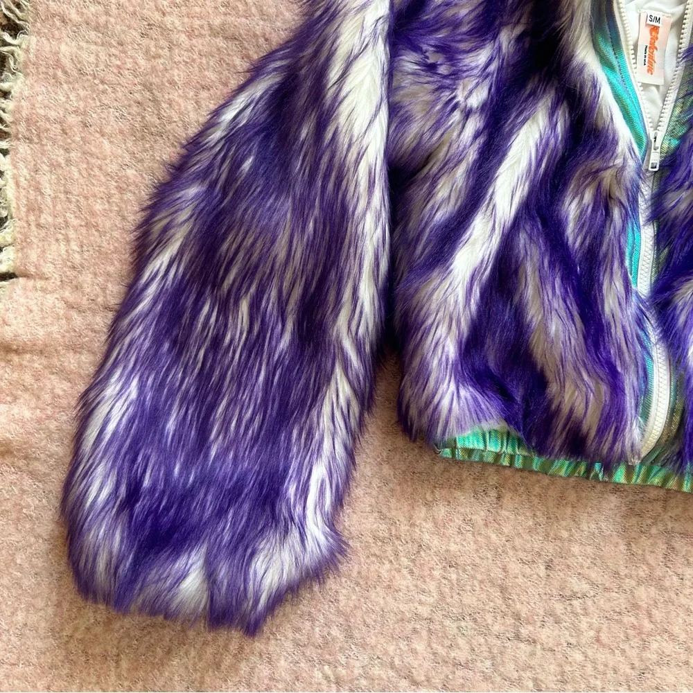 J Valentine LED crop faux fur coat - Picture 6 of 7